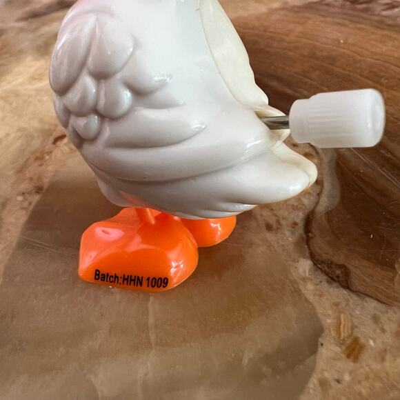 Pelican Wind up Toy - Picture 2 of 4